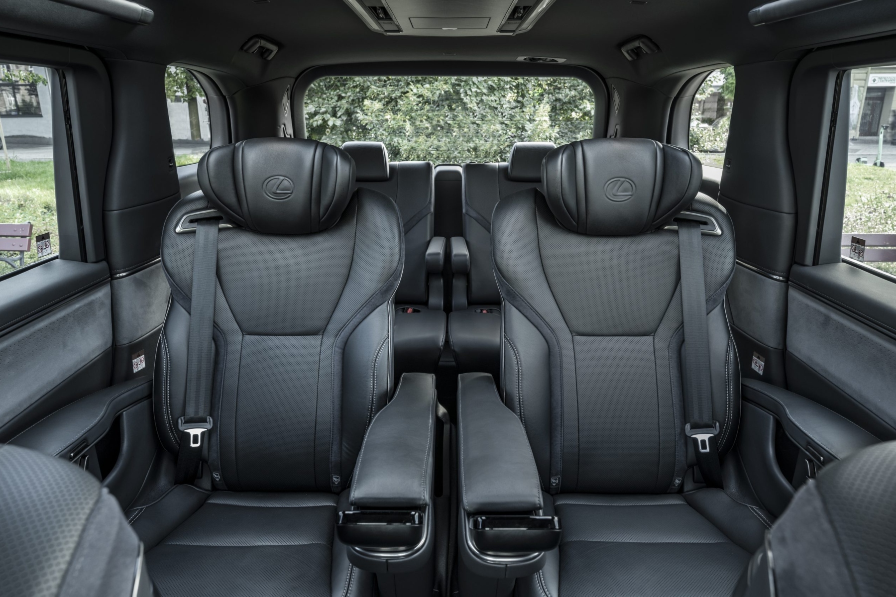 Lexus LM review
