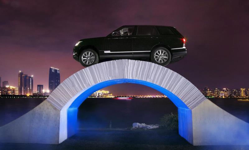 Range Rover paper bridge stunt